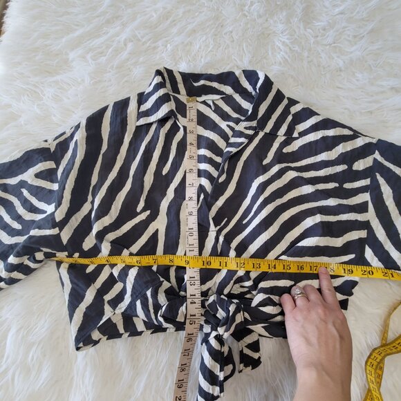 H&M Womens Crop Animal Print Lightweight Blouse Wrap Around Sz M Brown - Picture 9 of 10